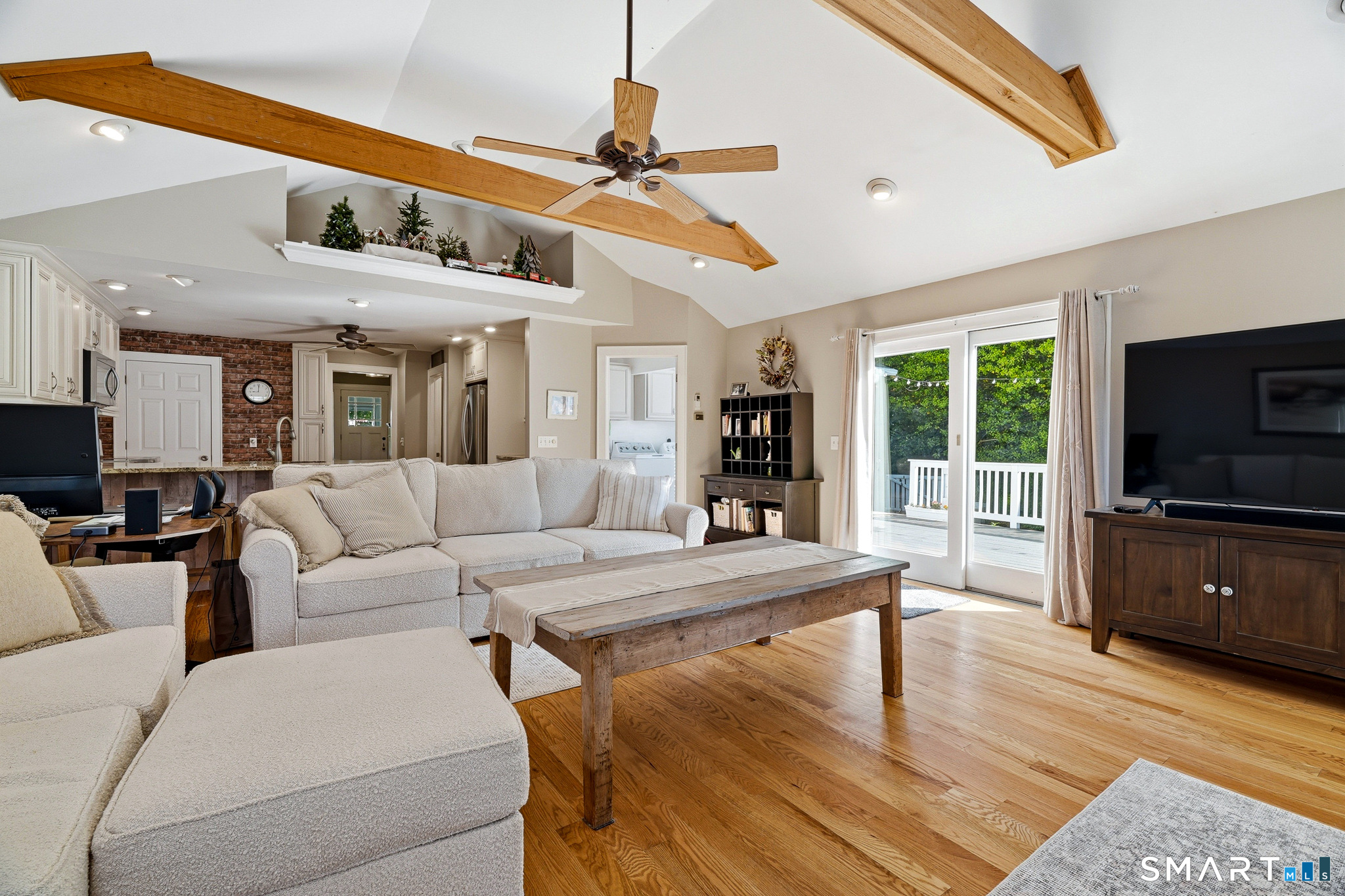 313 Old Post Road Fairfield, CT 06824 - Photo 28 of 40