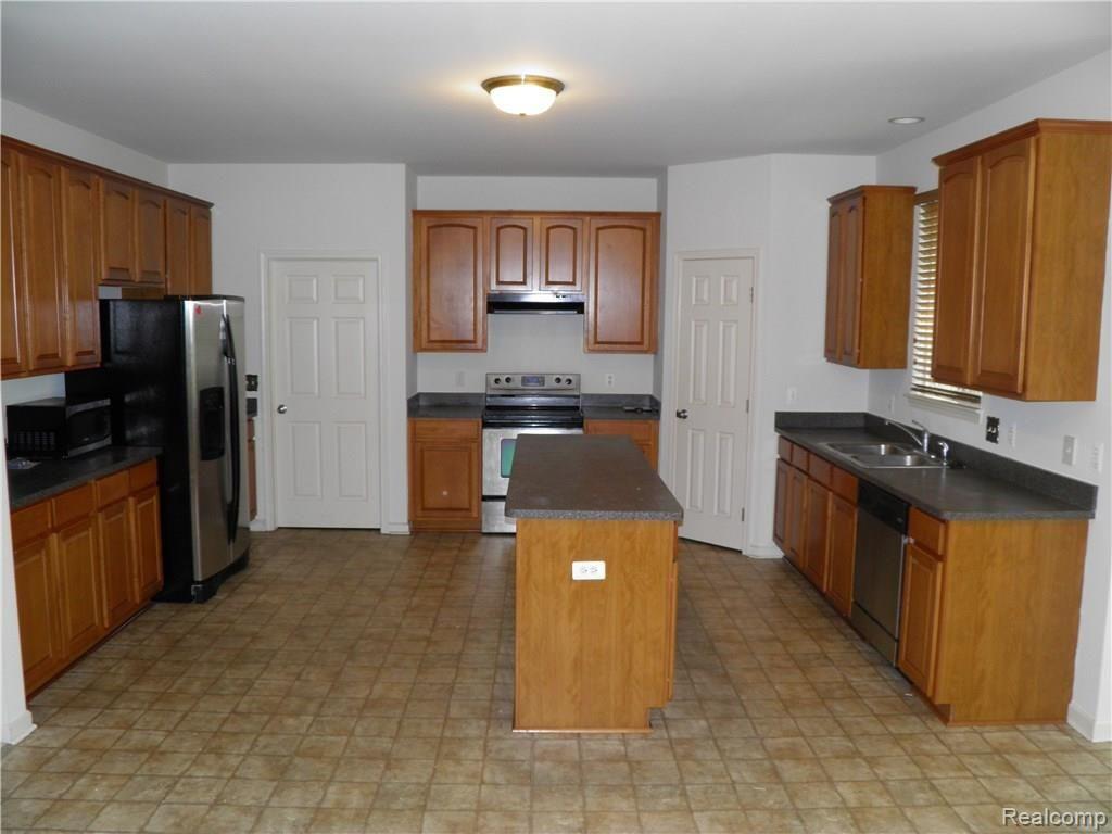 3237 Everett Drive Rochester Hills, MI 48307 - Photo 11 of 34