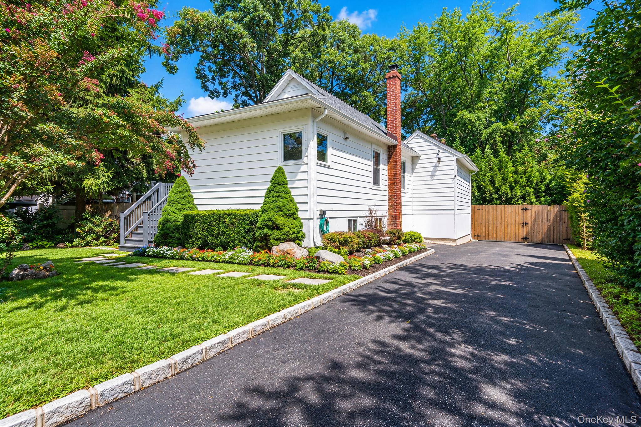 39 Plandome Road Sound Beach, NY 11789 - Photo 1 of 22 Gallery Image 1