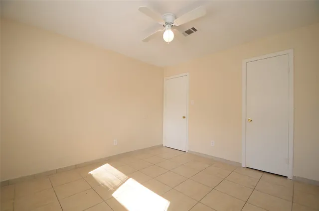 $1,300 | 722 Odessa Court, Houston, TX 77060