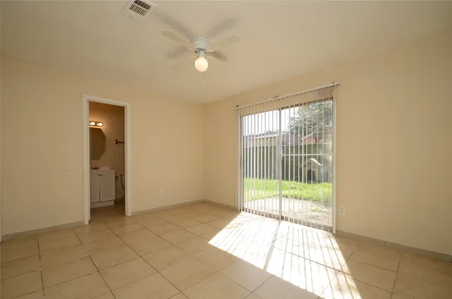 $1,300 | 722 Odessa Court, Houston, TX 77060