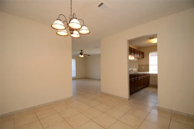 $1,300 | 722 Odessa Court, Houston, TX 77060