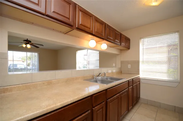 $1,300 | 722 Odessa Court, Houston, TX 77060