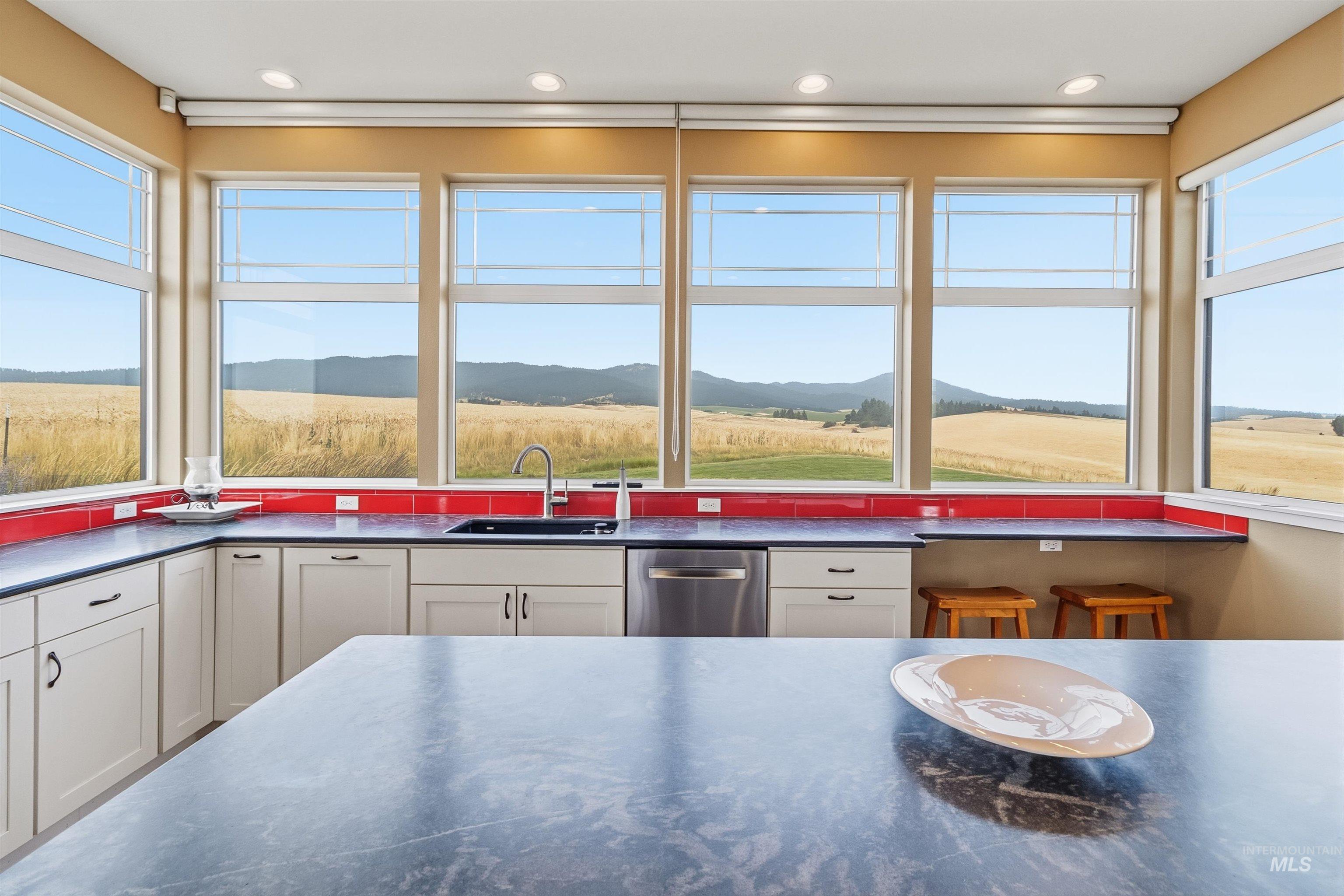 1010 Idlers Rest Road Moscow, ID 83843 - Photo 7 of 50 Gallery Image 7