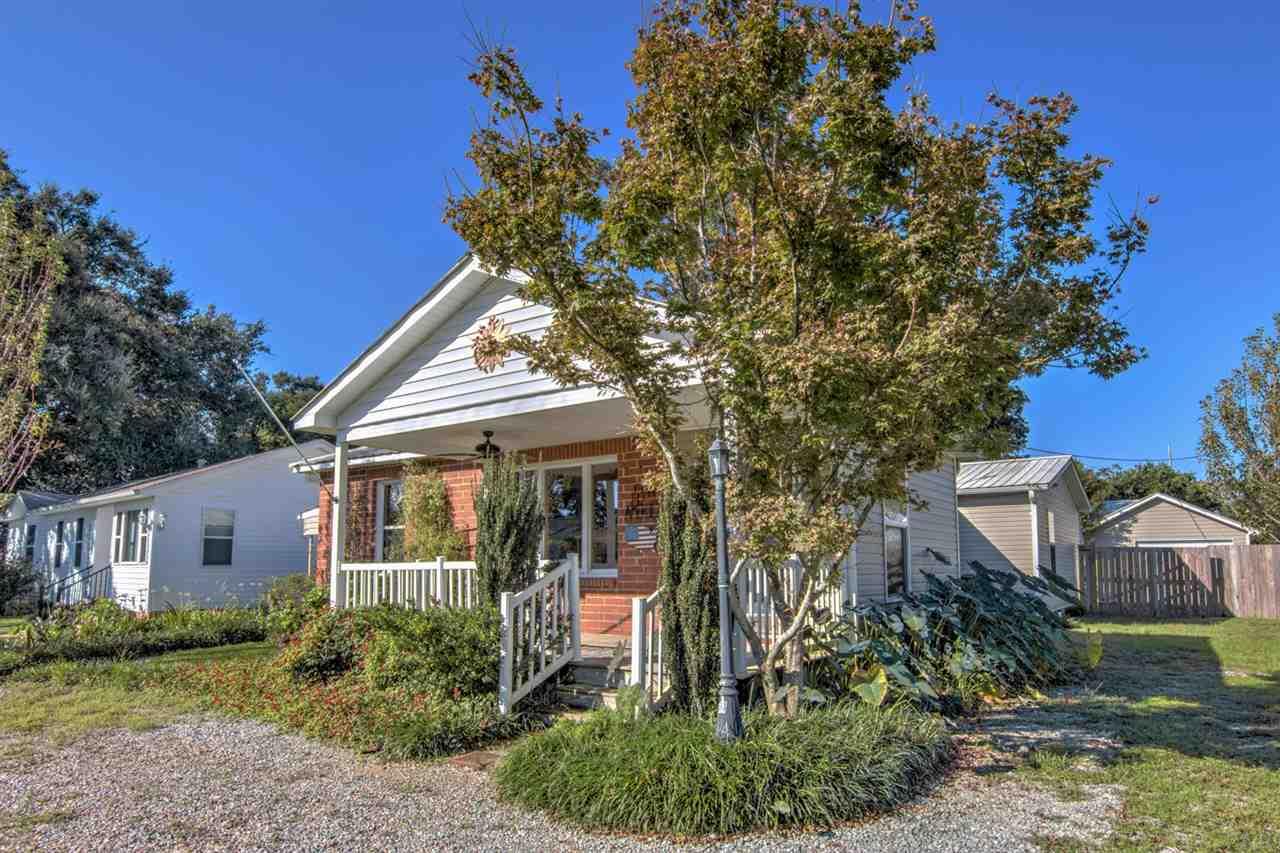 405 Labree Road Pensacola, FL 32507 - Photo 2 of 25