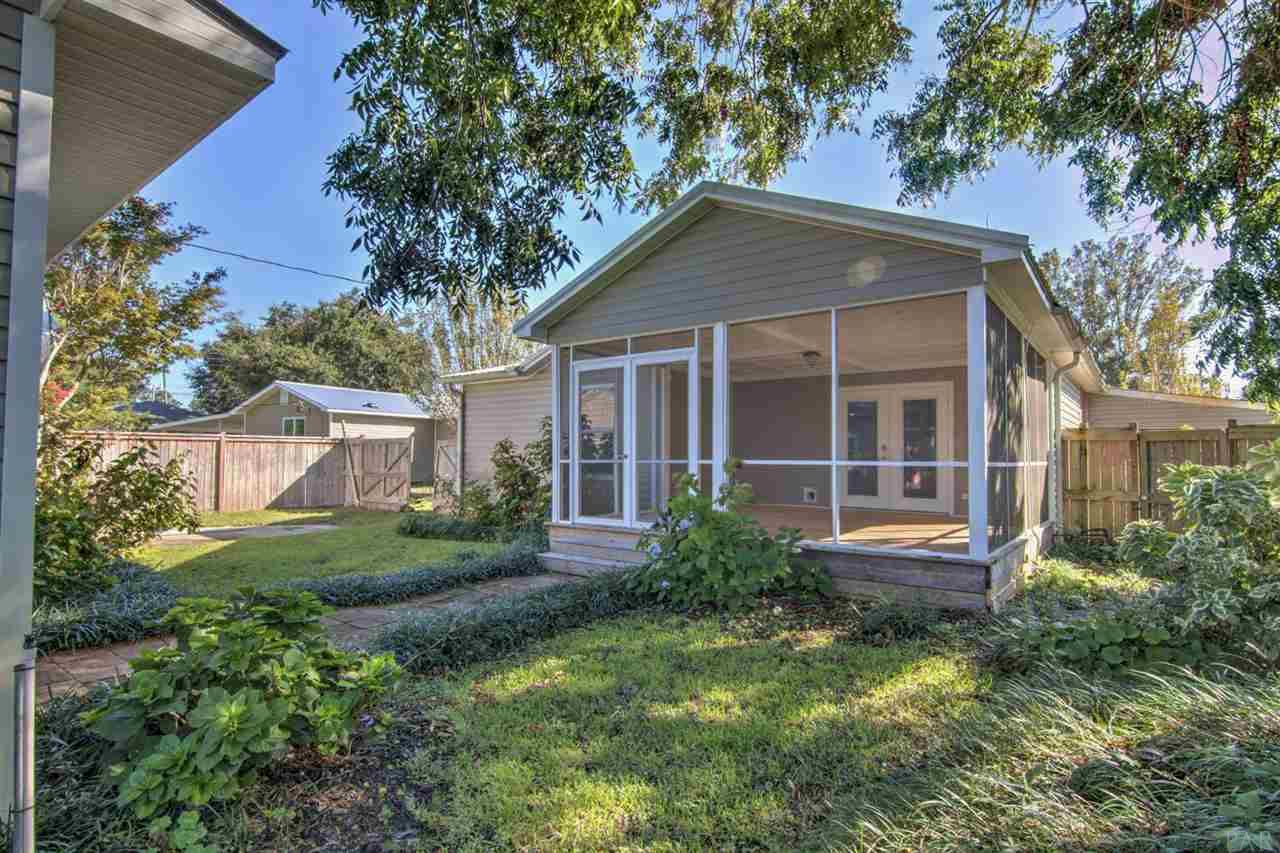 405 Labree Road Pensacola, FL 32507 - Photo 7 of 25