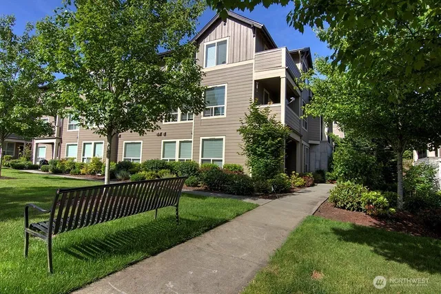 $449,000 | 1900 Weaver Road, Unit F102, Snohomish, WA 98290