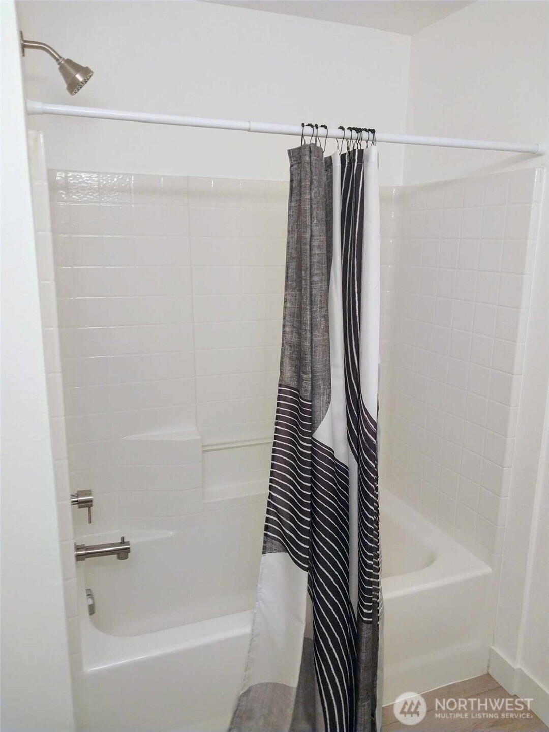 1900 Weaver Road, Unit F102 Snohomish, WA 98290 - Photo 20 of 24