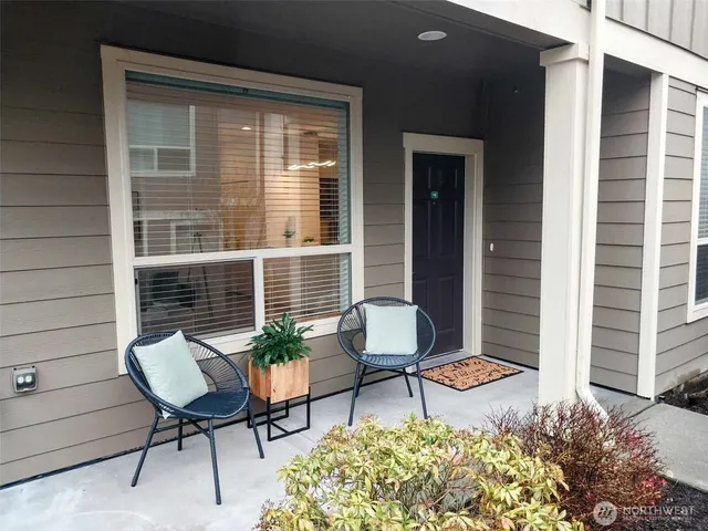 $449,000 | 1900 Weaver Road, Unit F102, Snohomish, WA 98290