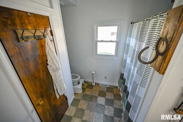 $245,000 | 2552 East 543rd Lane, Ursa, IL 62376