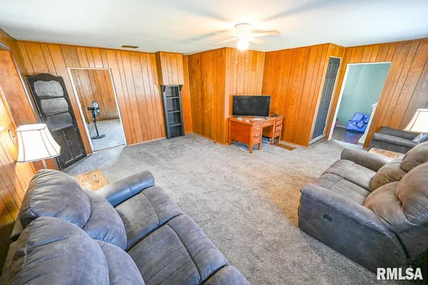 $245,000 | 2552 East 543rd Lane, Ursa, IL 62376