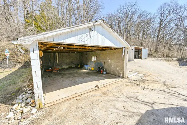 $245,000 | 2552 East 543rd Lane, Ursa, IL 62376