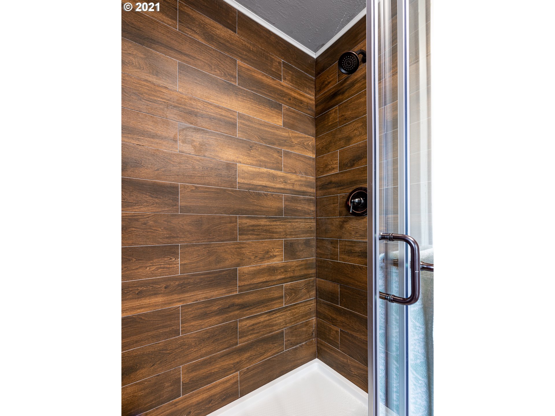 314 Yates Road Chehalis, WA 98532 - Photo 22 of 30 a bathroom with a shower