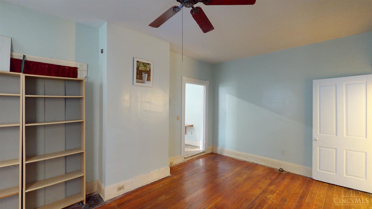 623 Riddle Road, Unit 1 Cincinnati, OH 45220 - Photo 9 of 17