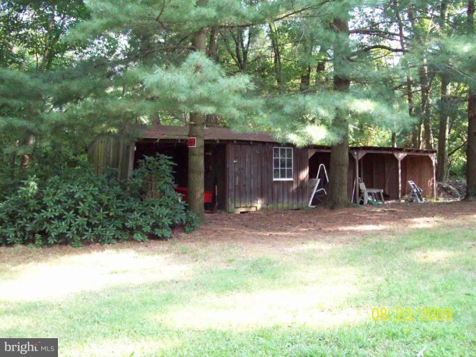 155 Coldspring Road Fayetteville, PA 17222 - Photo 13 of 13 Shed