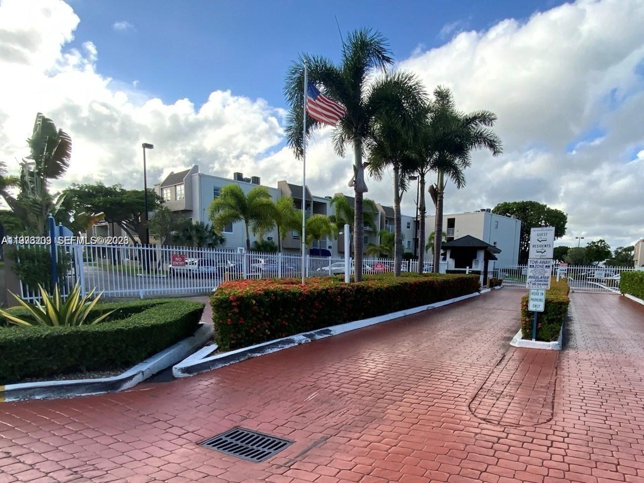 7785 Southwest 86th Street, Unit E413 Miami, FL 33143 - Photo 2 of 20