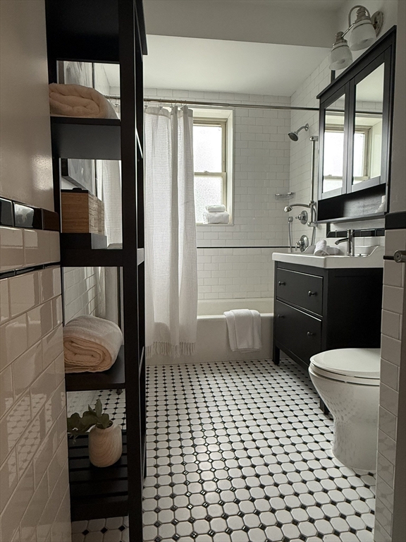 152 Harvard Street, Unit 2 Brookline, MA 02446 - Photo 7 of 21