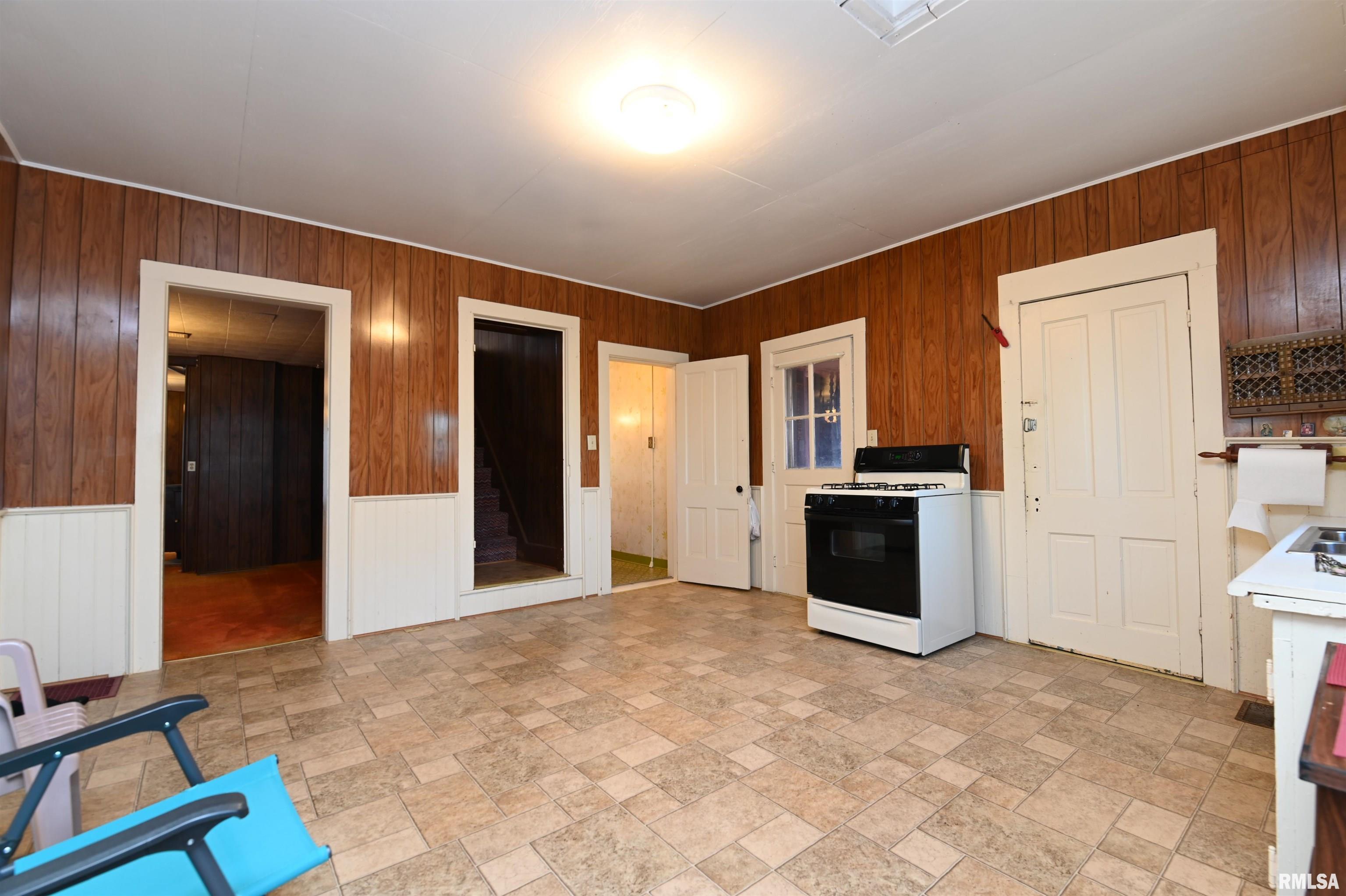 620 North Cramer Road Elmwood, IL 61529 - Photo 5 of 32