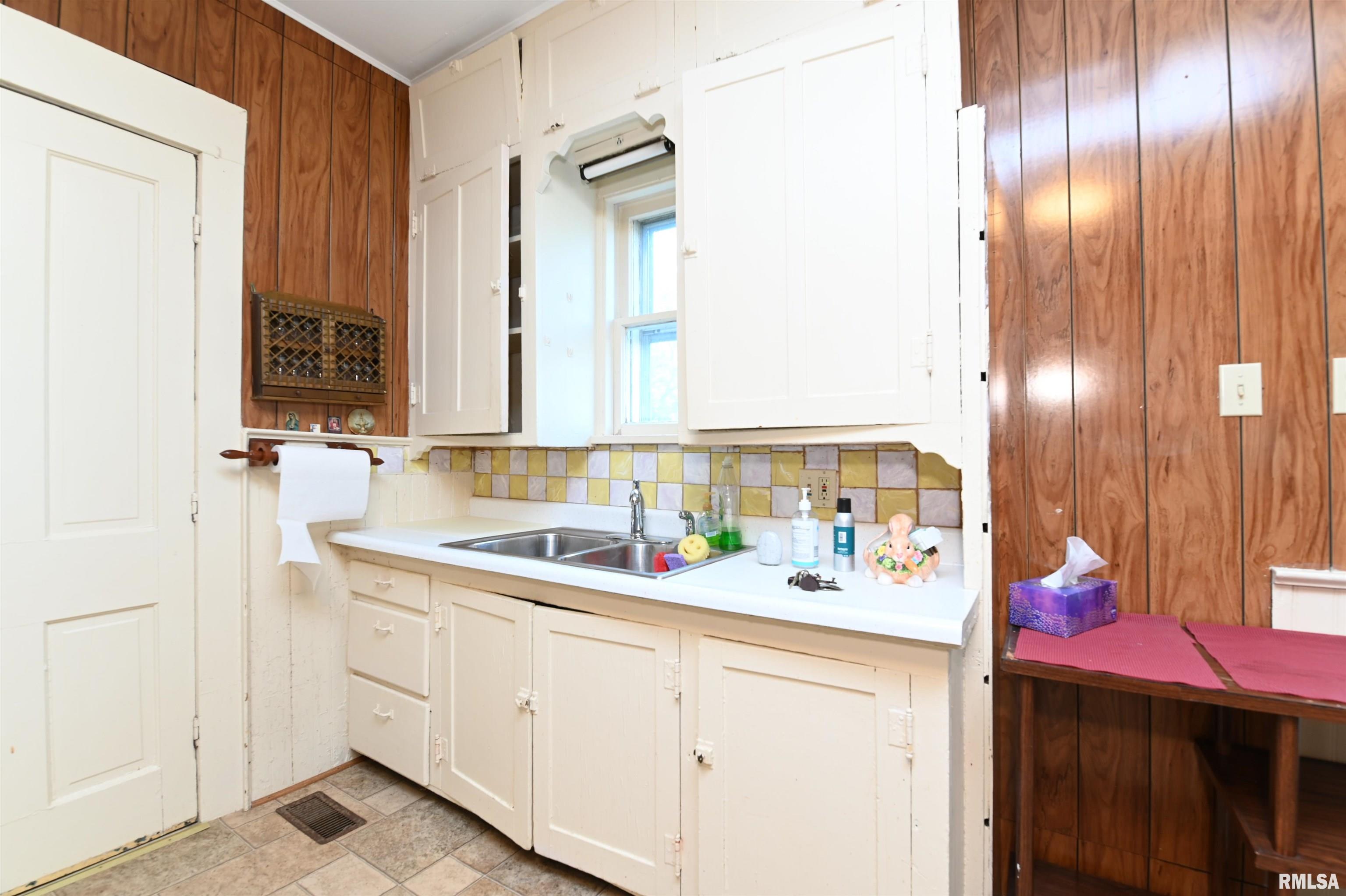 620 North Cramer Road Elmwood, IL 61529 - Photo 6 of 32