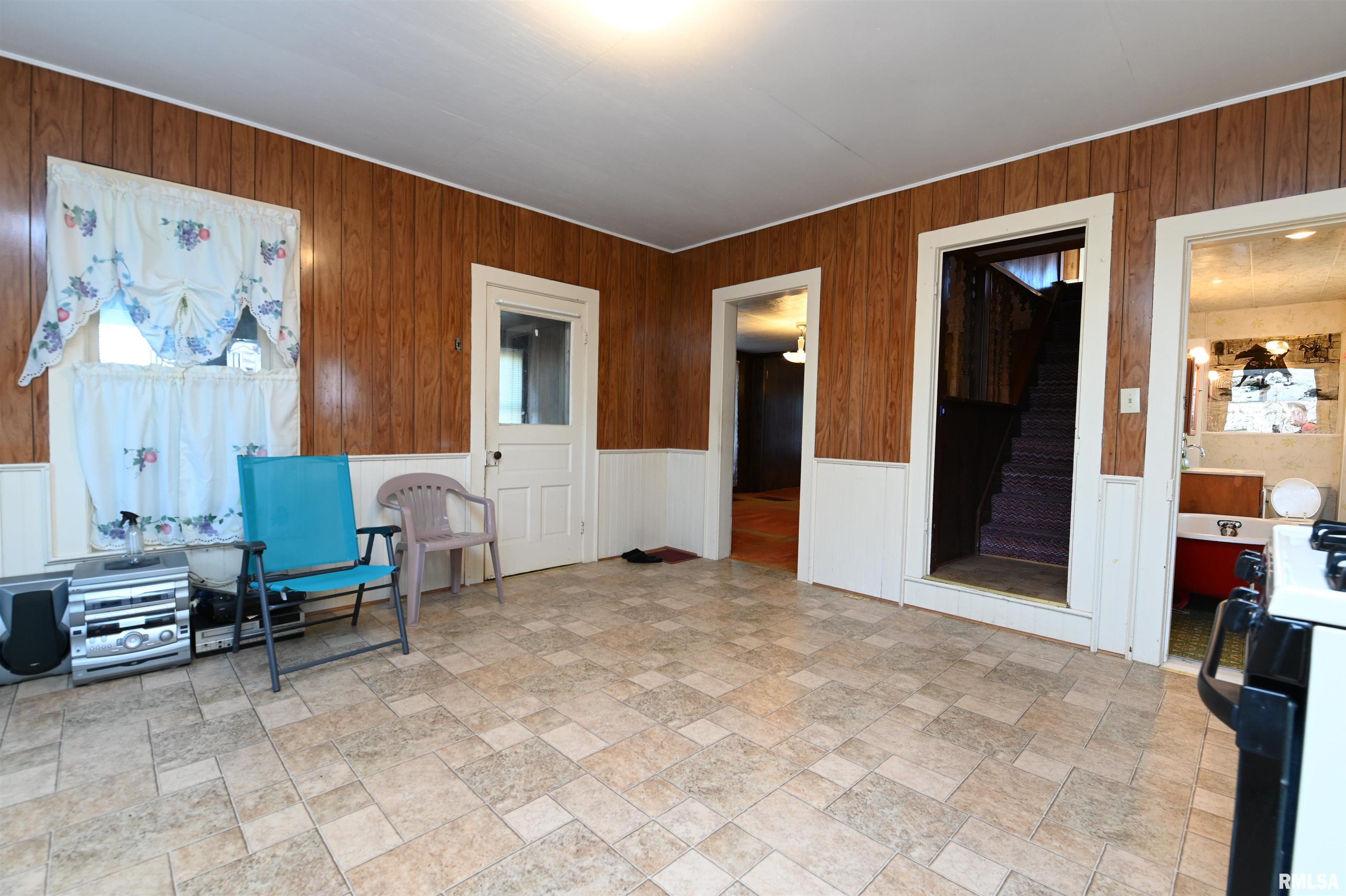 620 North Cramer Road Elmwood, IL 61529 - Photo 7 of 32