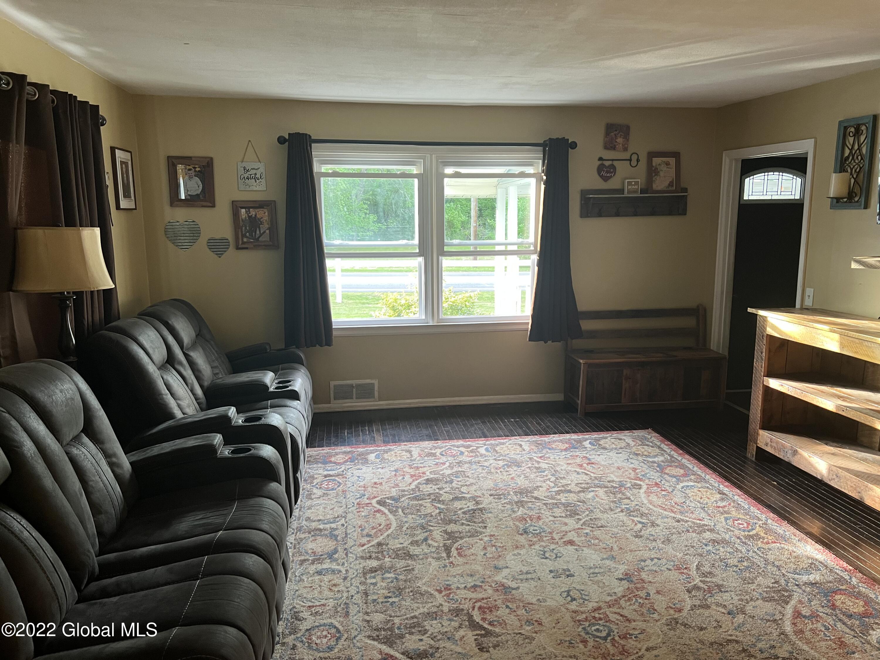 344 Ferris Road Schenectady, NY 12304 - Photo 8 of 27 0923DDEA-7B78-445D-8DDB-AE8F365F4360