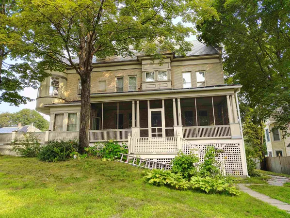 $1,900 | 113 School Street, Unit 2B, Concord, NH 03301