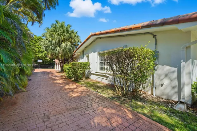 $3,600,000 | 6801 Southwest 126th Terrace, Pinecrest, FL 33156