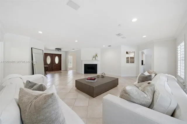 $3,600,000 | 6801 Southwest 126th Terrace, Pinecrest, FL 33156