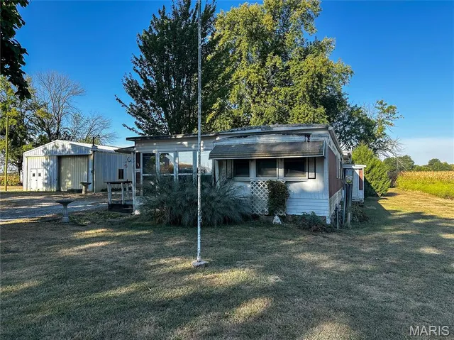 $28,000 | 441 South Pine Street, Irving, IL 62051