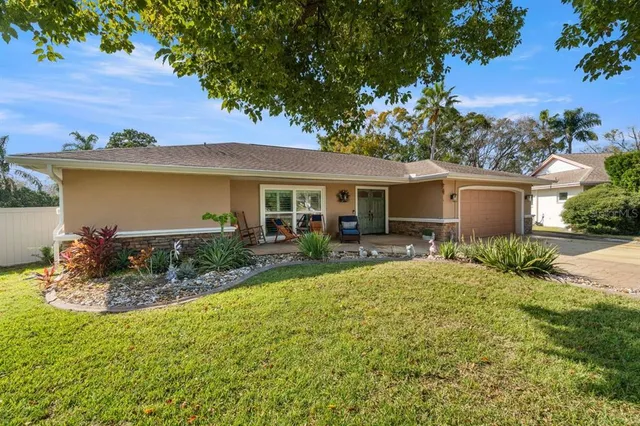 $782,000 | 1205 Royal Oak Drive South, Dunedin, FL 34698