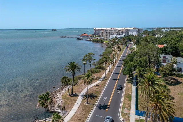 $782,000 | 1205 Royal Oak Drive South, Dunedin, FL 34698