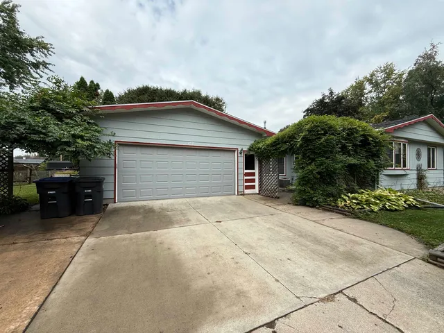 $254,900 | 182 South Humphrey Circle, Shawano, WI 54166