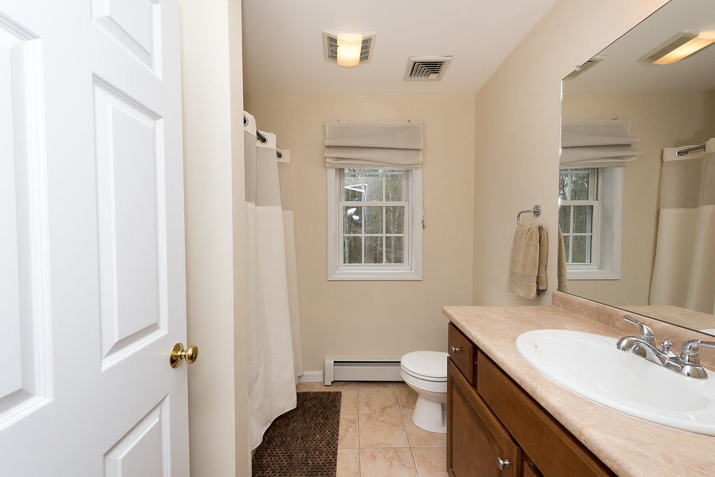 6 Rellas Kingston, NH 03848 - Photo 17 of 37