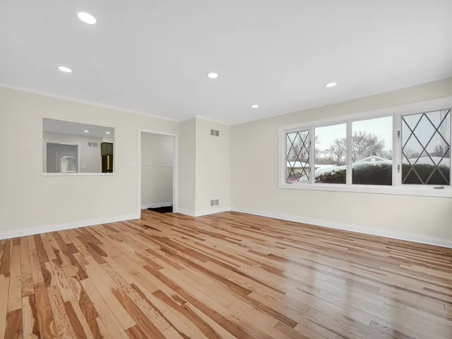 $207,900 | 3127 Woodworth Place, Hazel Crest, IL 60429