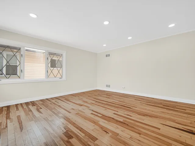 $207,900 | 3127 Woodworth Place, Hazel Crest, IL 60429