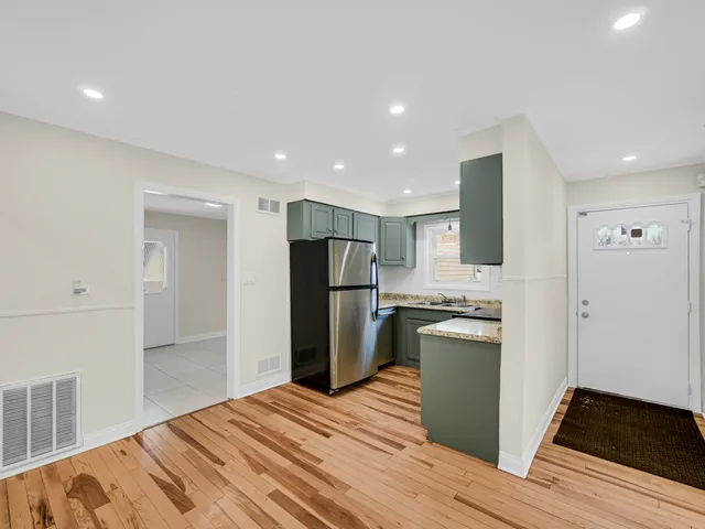 $207,900 | 3127 Woodworth Place, Hazel Crest, IL 60429