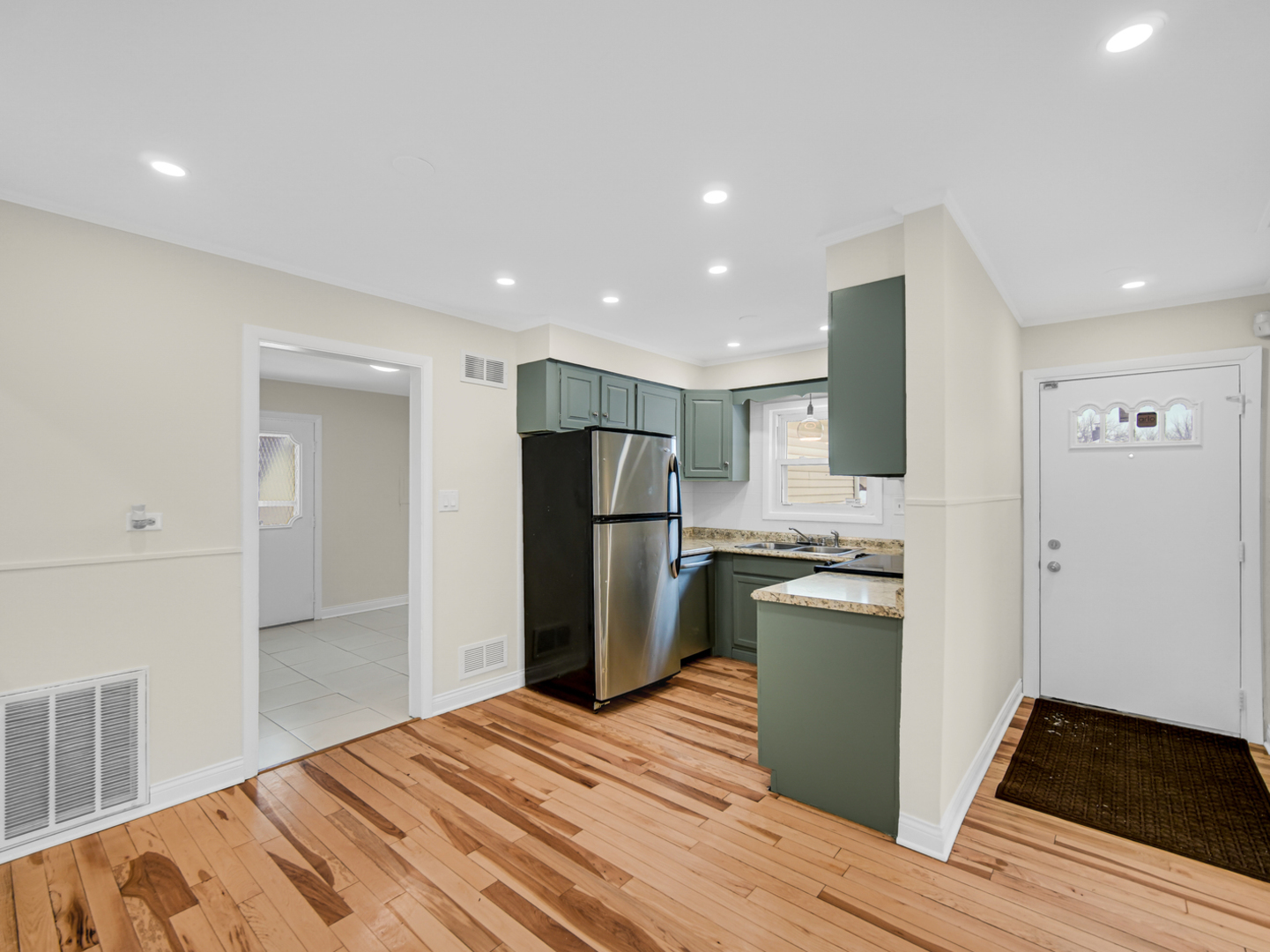 3127 Woodworth Place Hazel Crest, IL 60429 - Photo 7 of 23