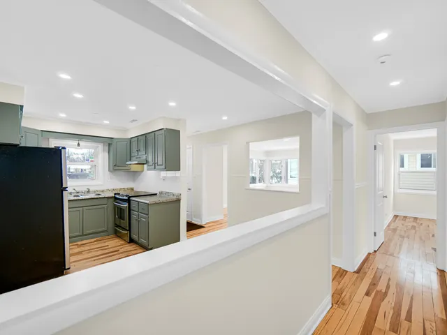 $207,900 | 3127 Woodworth Place, Hazel Crest, IL 60429