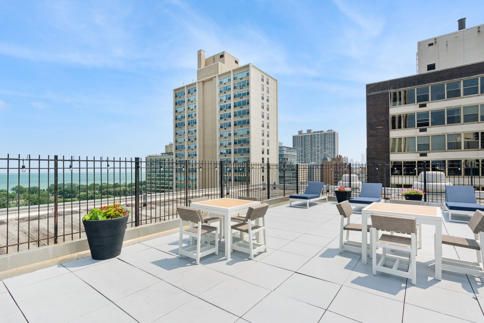 3033 North Sheridan Road, Unit 1510 Chicago, IL 60657 - Photo 13 of 26 Gallery Image 13