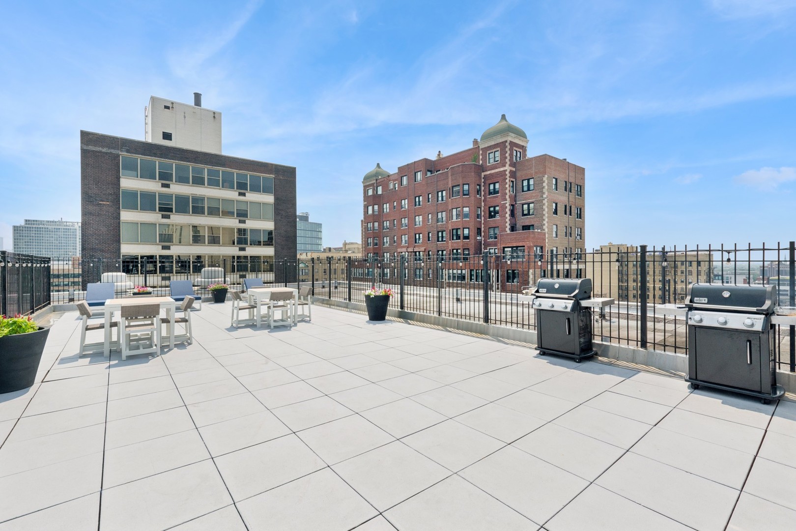 3033 North Sheridan Road, Unit 1510 Chicago, IL 60657 - Photo 14 of 26 Gallery Image 14