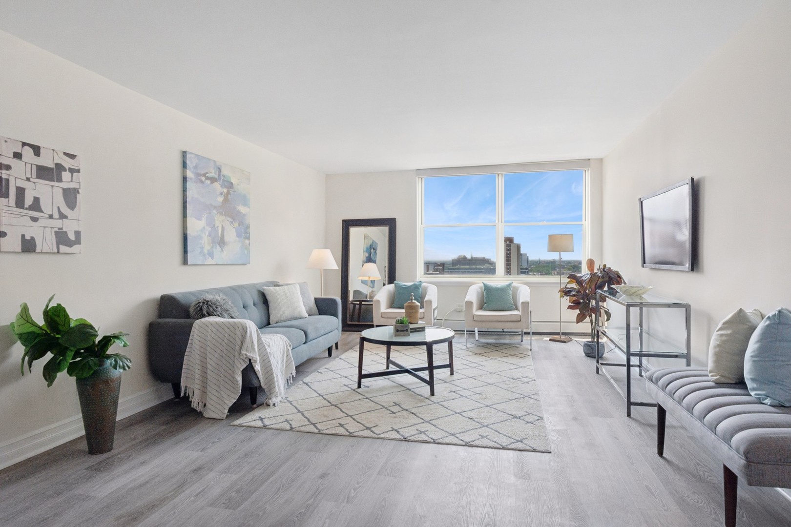 3033 North Sheridan Road, Unit 1510 Chicago, IL 60657 - Photo 2 of 26 Gallery Image 2
