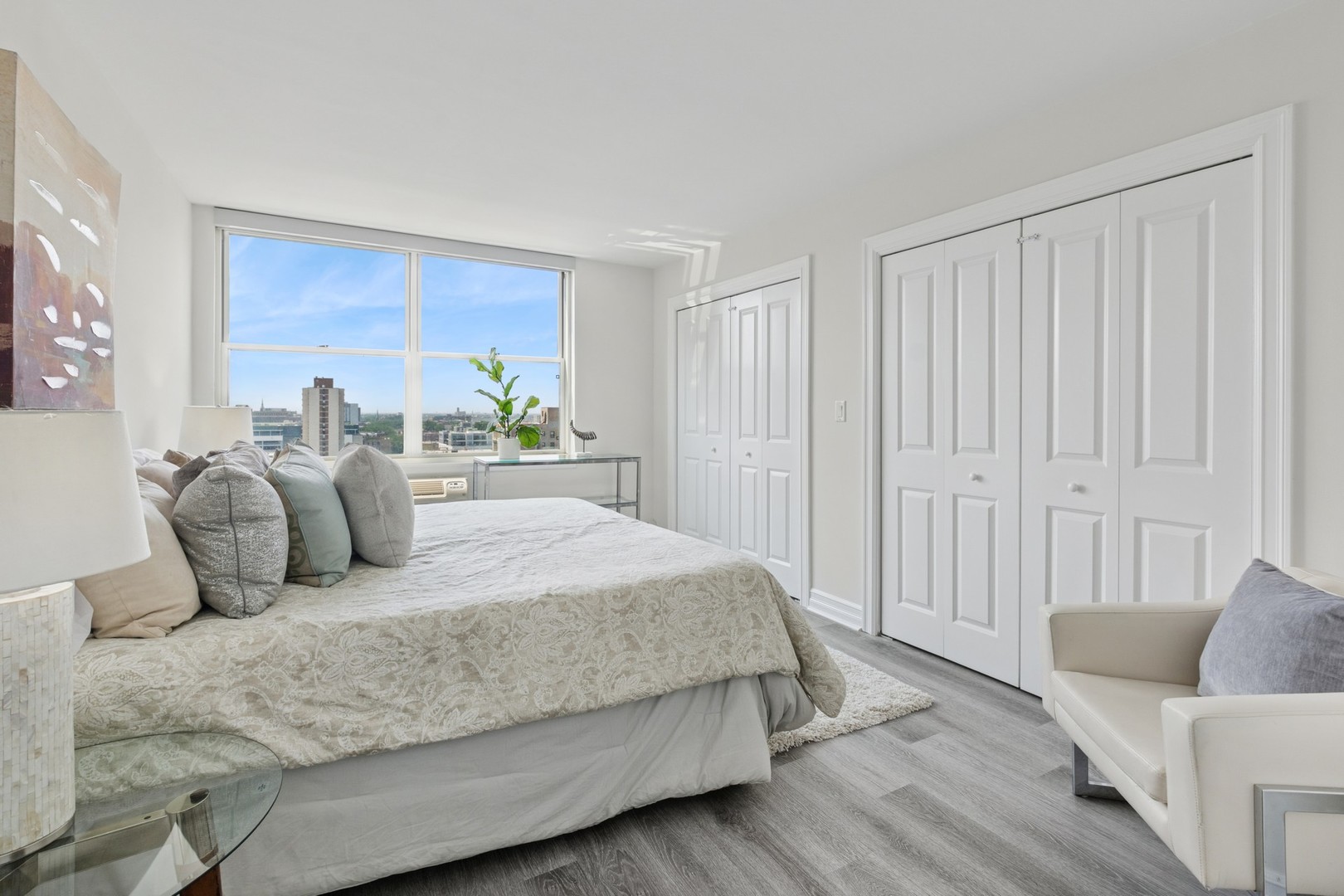 3033 North Sheridan Road, Unit 1510 Chicago, IL 60657 - Photo 8 of 26 Gallery Image 8