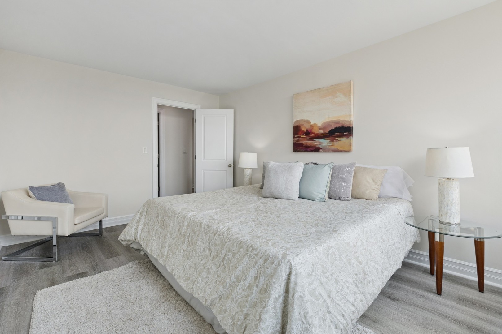 3033 North Sheridan Road, Unit 1510 Chicago, IL 60657 - Photo 9 of 26 Gallery Image 9