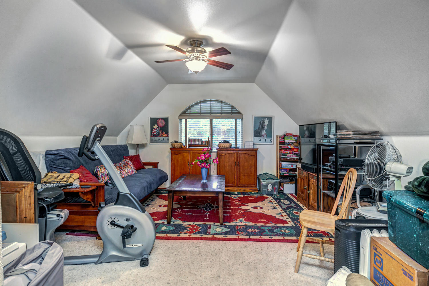 179 Baldwin Road Ojai, CA 93023 - Photo 24 of 39 a view of a room with gym equipment