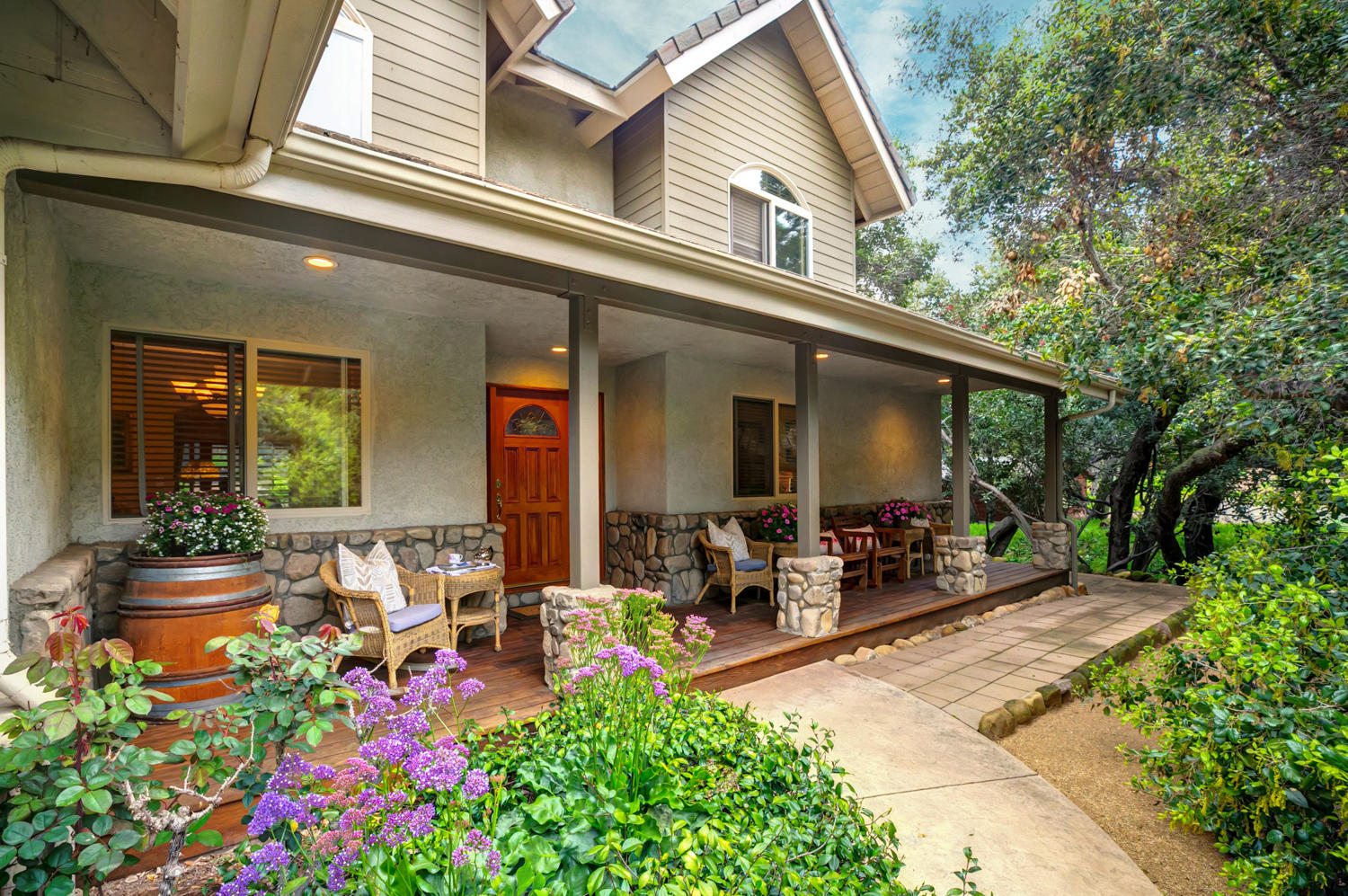 179 Baldwin Road Ojai, CA 93023 - Photo 3 of 39 a view of a patio with table and chairs and potted plants