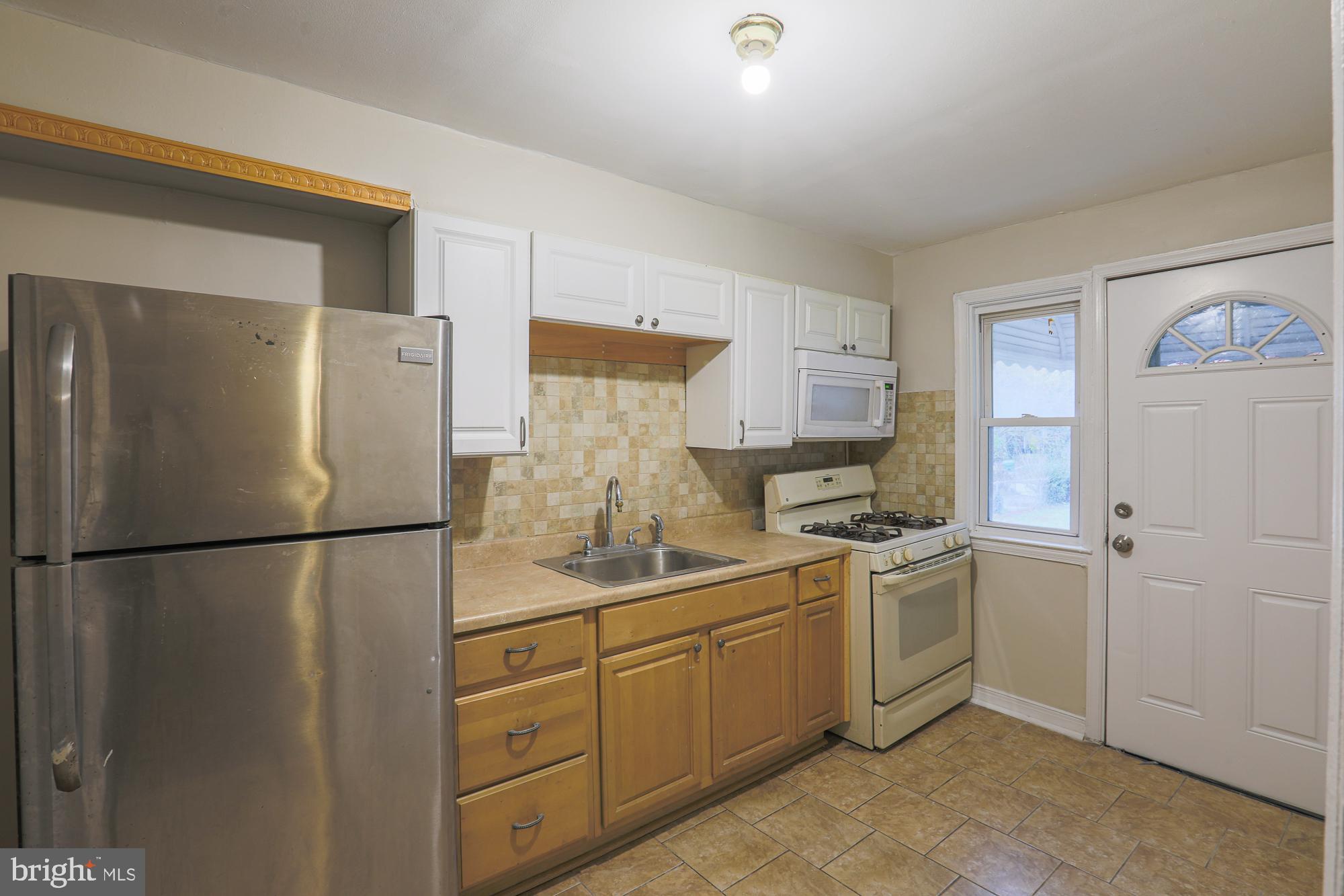 1027 Reverdy Road Baltimore, MD 21212 - Photo 15 of 44