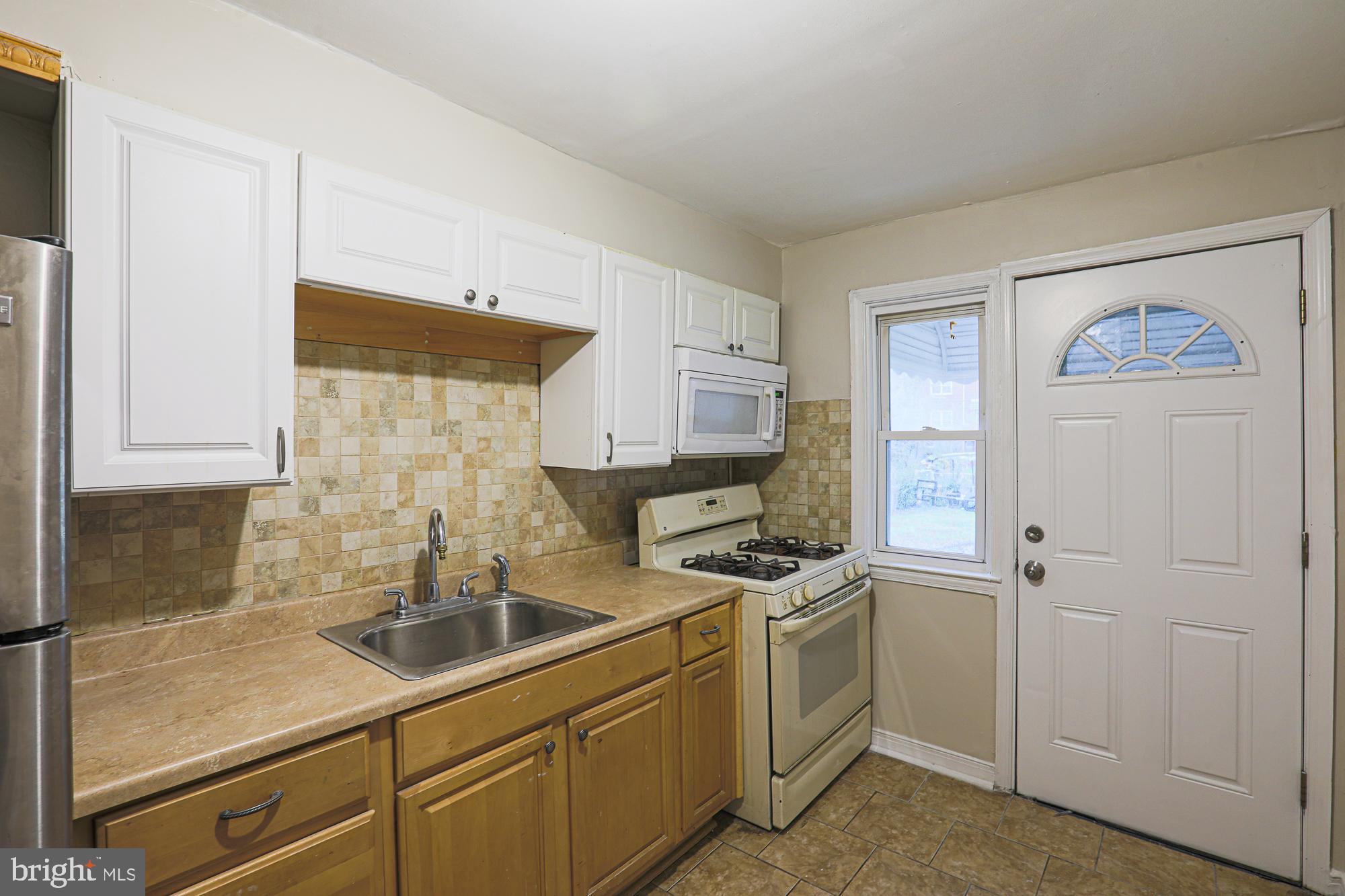 1027 Reverdy Road Baltimore, MD 21212 - Photo 18 of 44