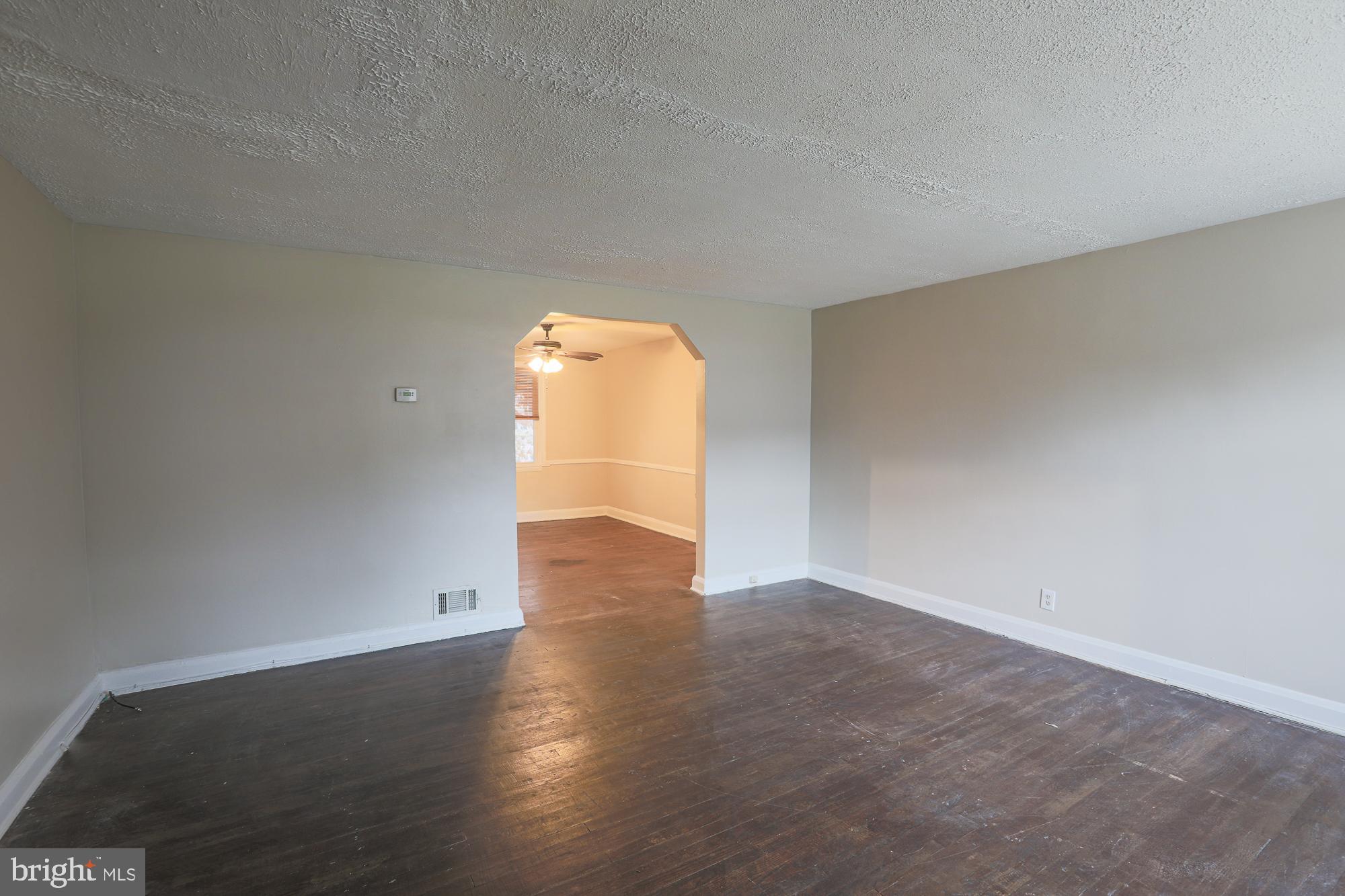 1027 Reverdy Road Baltimore, MD 21212 - Photo 4 of 44