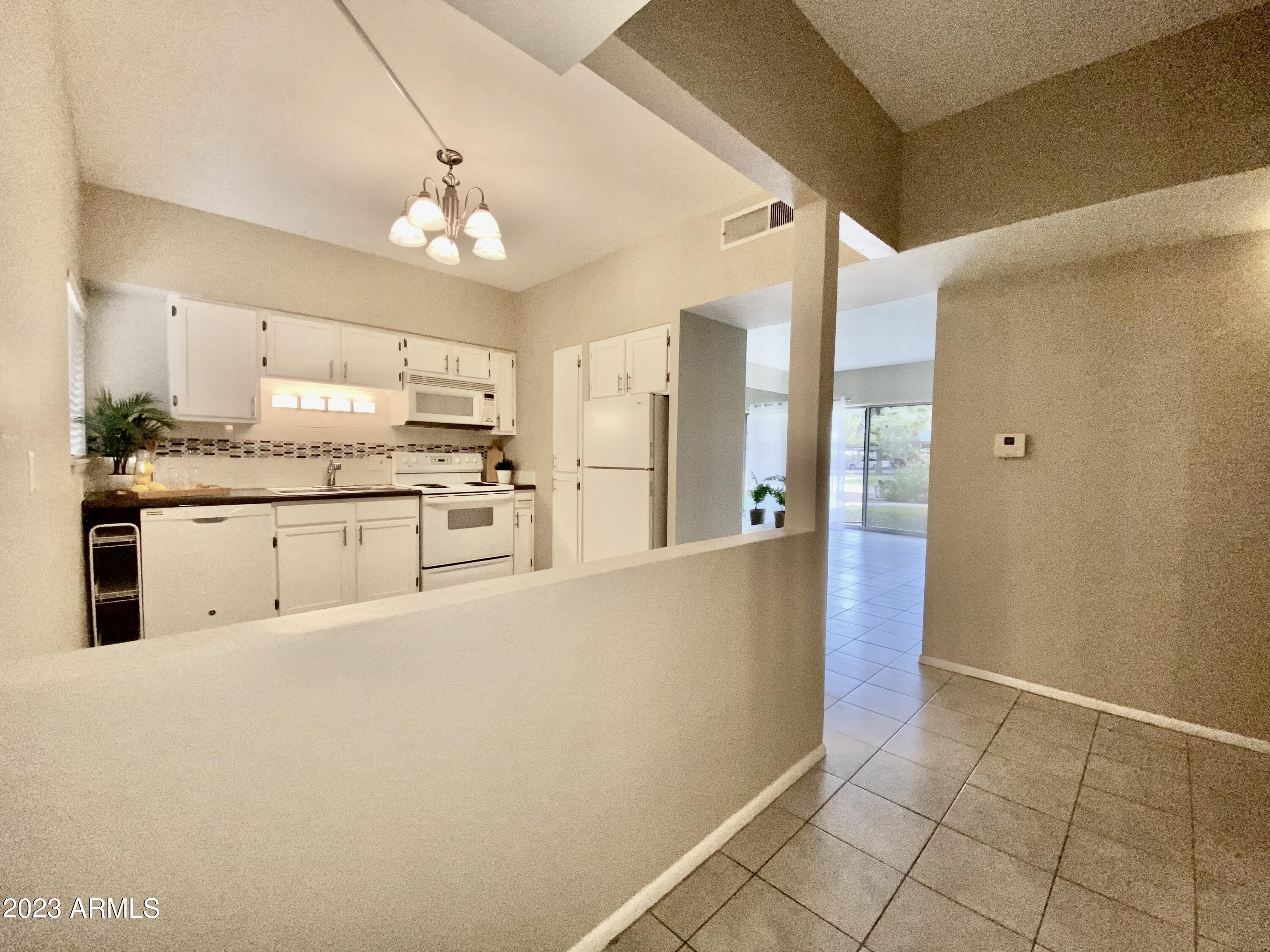 349 East Thomas Road, Unit E104 Phoenix, AZ 85012 - Photo 12 of 23 073ADE4D-6B08-458C-9020-B3697DD63352_1_2