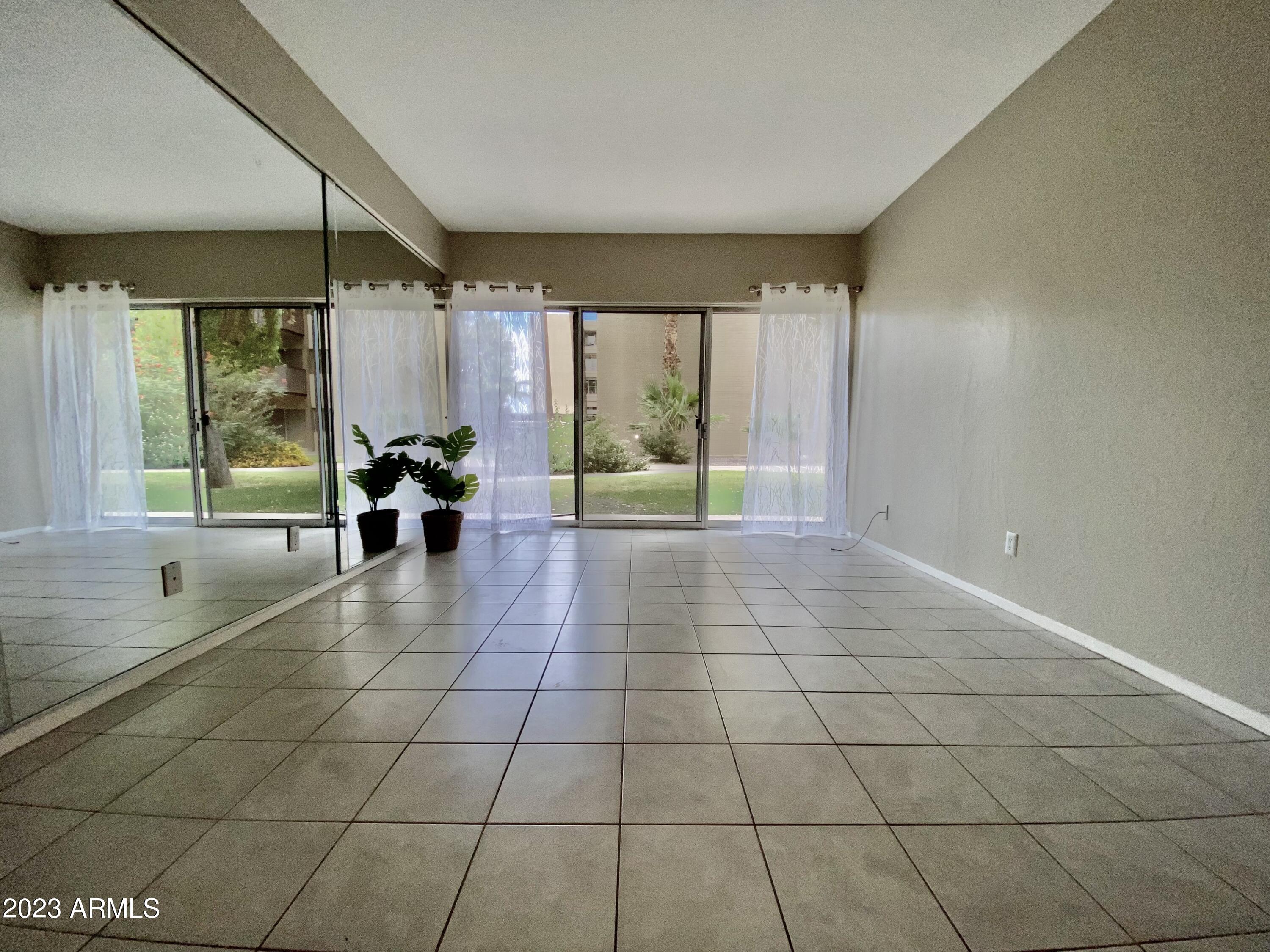 349 East Thomas Road, Unit E104 Phoenix, AZ 85012 - Photo 9 of 23 C6293847-D7C0-454C-9ED5-4D6390412F96_1_2